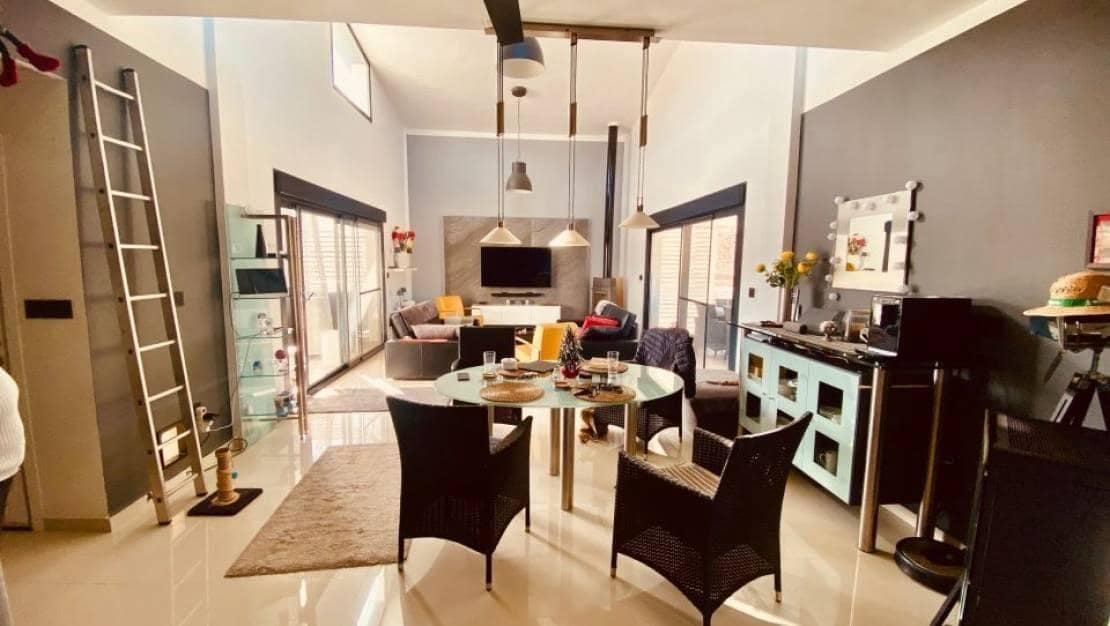 3 bedroom Villa for sale in Pinoso with pool - € 349,000 (Ref: 9232922)