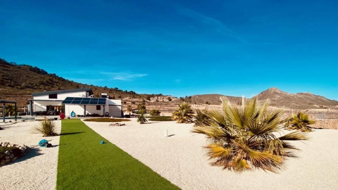 3 bedroom Villa for sale in Pinoso with pool - € 349,000 (Ref: 9232922)