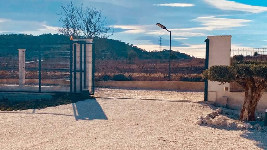 3 bedroom Villa for sale in Pinoso with pool - € 349,000 (Ref: 9232922)