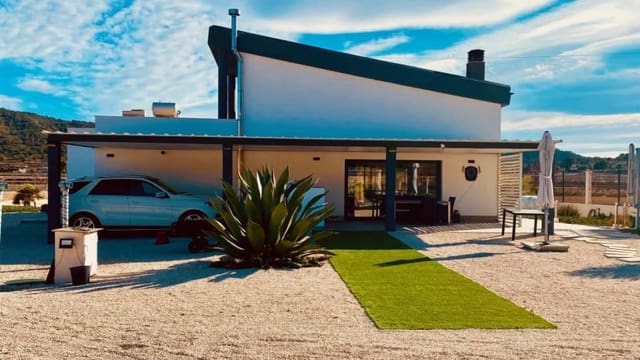 3 bedroom Villa for sale in Pinoso with pool - € 349,000 (Ref: 9232922)