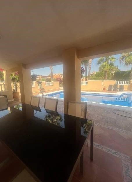 6 sypialnia Willa na sprzedaż w La Marina z basenem - 649 000 € (Ref: 9232923)