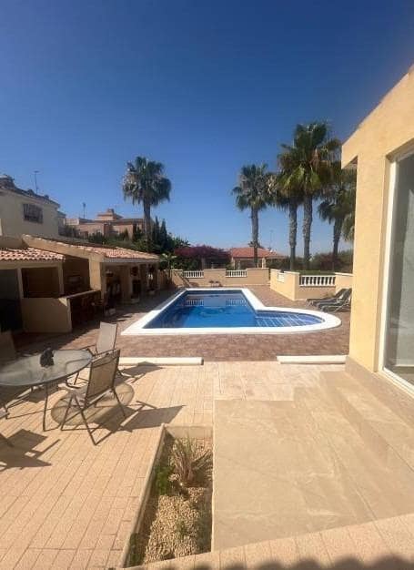 6 sypialnia Willa na sprzedaż w La Marina z basenem - 649 000 € (Ref: 9232923)