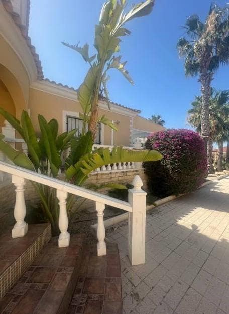 6 sypialnia Willa na sprzedaż w La Marina z basenem - 649 000 € (Ref: 9232923)