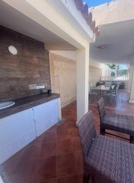 6 sypialnia Willa na sprzedaż w La Marina z basenem - 649 000 € (Ref: 9232923)