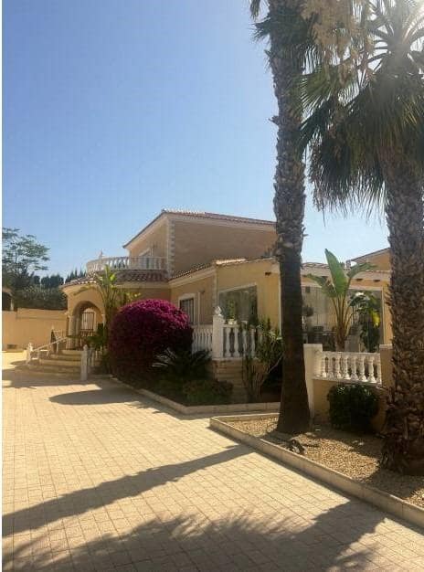 6 sypialnia Willa na sprzedaż w La Marina z basenem - 649 000 € (Ref: 9232923)