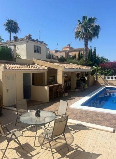 6 sypialnia Willa na sprzedaż w La Marina z basenem - 649 000 € (Ref: 9232923)