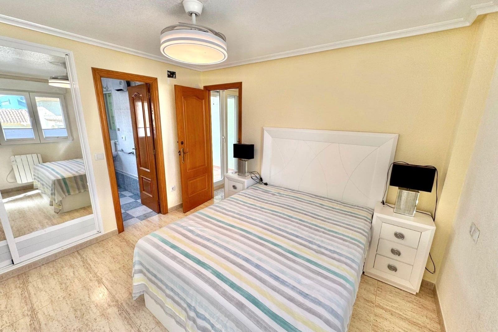 3 bedroom Apartment for sale in Guardamar del Segura - € 350,000 (Ref: 9285240)