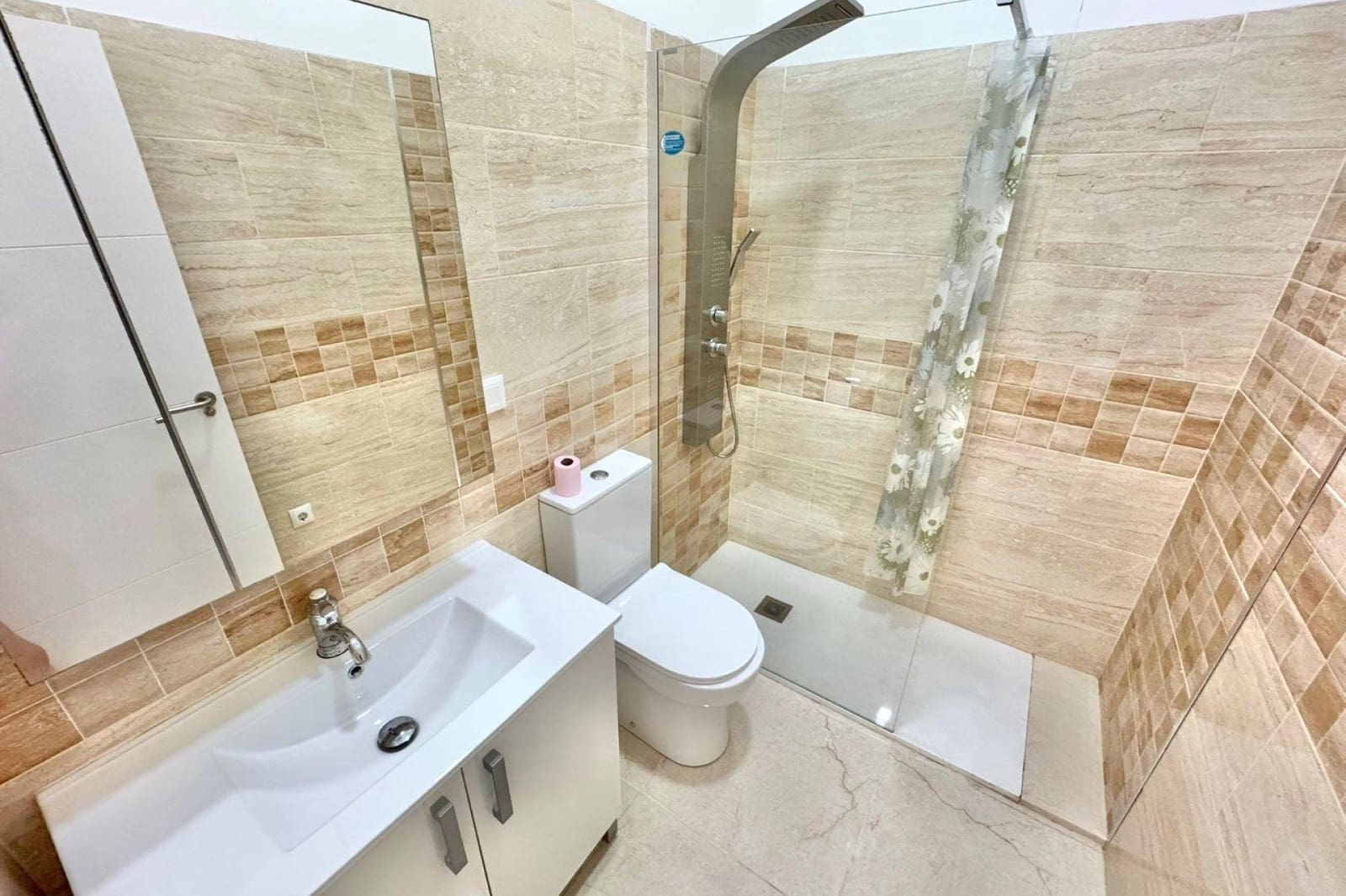 3 bedroom Apartment for sale in Guardamar del Segura - € 350,000 (Ref: 9285240)