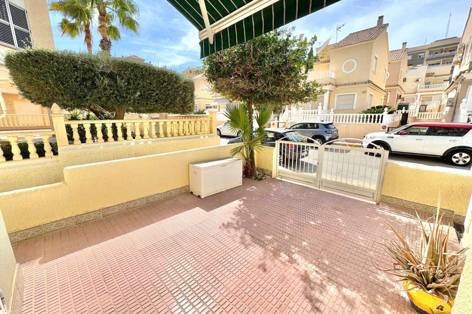 3 bedroom Apartment for sale in Guardamar del Segura - € 350,000 (Ref: 9285240)