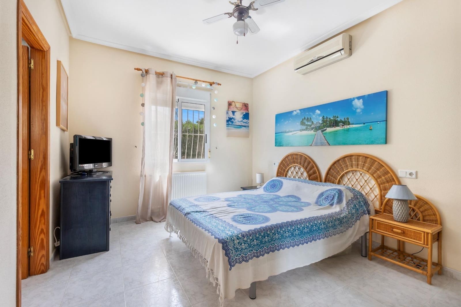 5 soverom Villa til salgs i La Marina med svømmebasseng garasje - € 500 000 (Ref: 9291617)