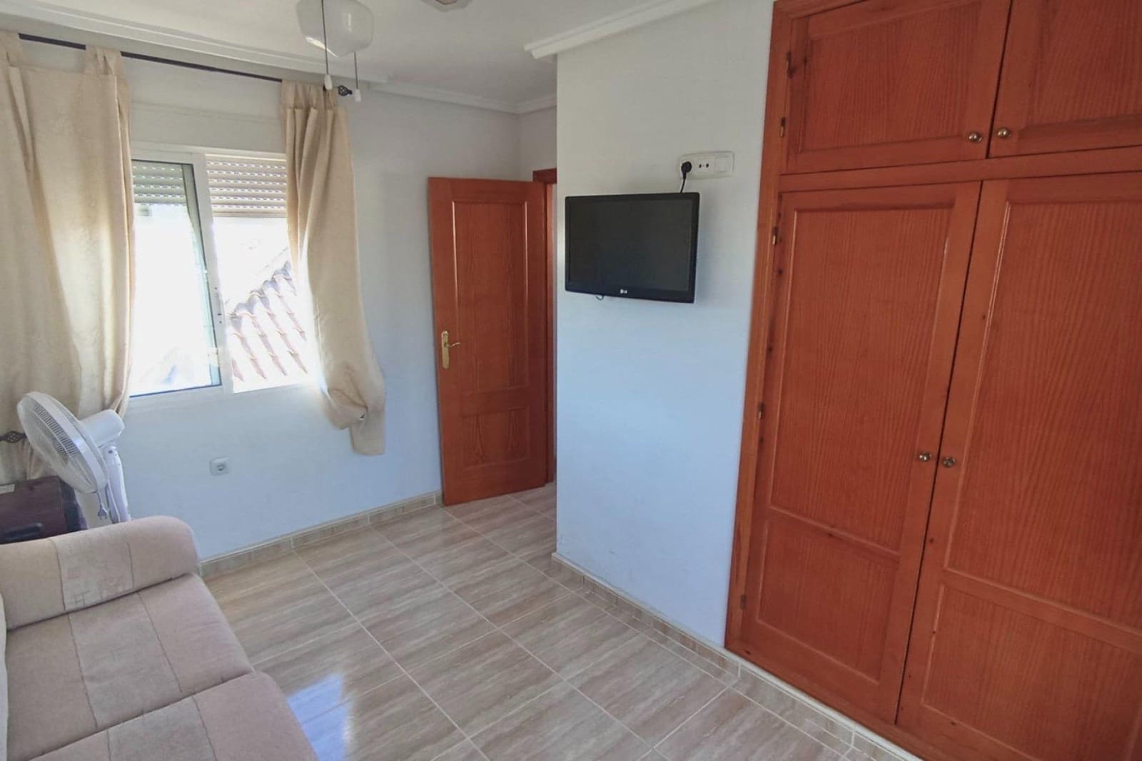 3 bedroom Villa for sale in La Marina with pool - € 239,950 (Ref: 9422478)