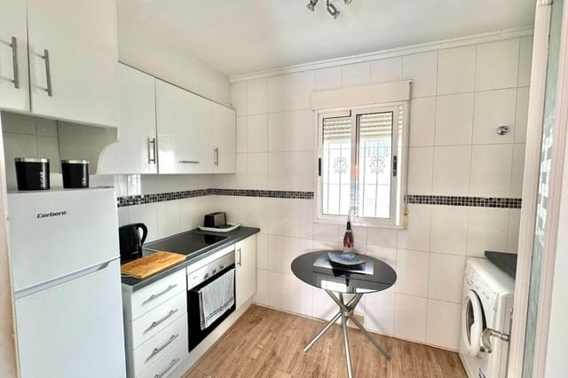 2 slaapkamer Appartement te koop in La Marina, Elche / Elx met zwembad - € 118.000 (Ref: 9427231)