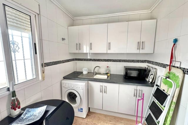 2 slaapkamer Appartement te koop in La Marina, Elche / Elx met zwembad - € 118.000 (Ref: 9427231)