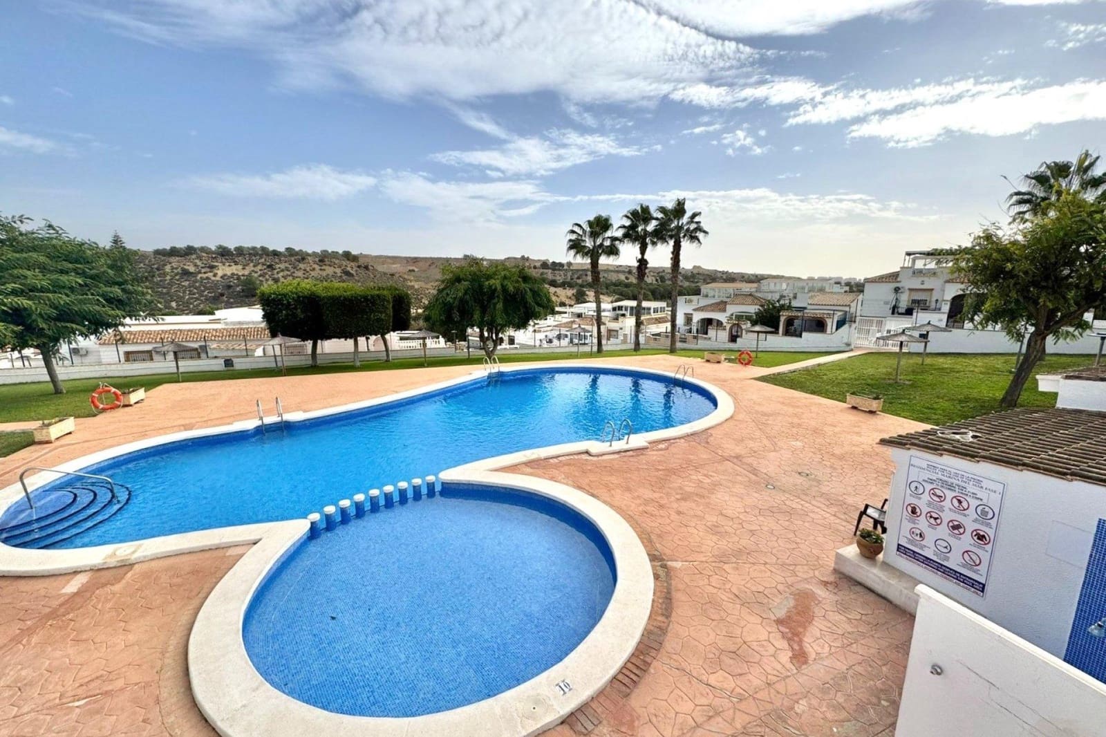 2 slaapkamer Appartement te koop in La Marina met zwembad - € 118.000 (Ref: 9427231)