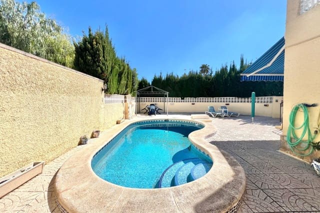 Chalet de 2 habitaciones en La Marina, Elche / Elx en venta con piscina - 219.950 € (Ref: 9504318)