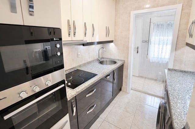 2 sypialnia Willa na sprzedaż w La Marina, Elche / Elx z basenem - 205 000 € (Ref: 9541148)