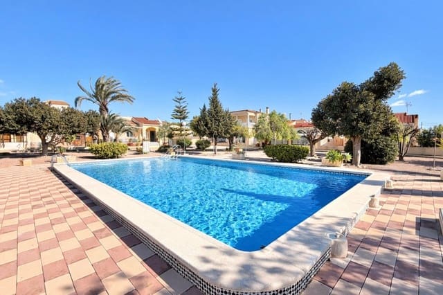 2 sypialnia Willa na sprzedaż w La Marina, Elche / Elx z basenem - 205 000 € (Ref: 9541148)