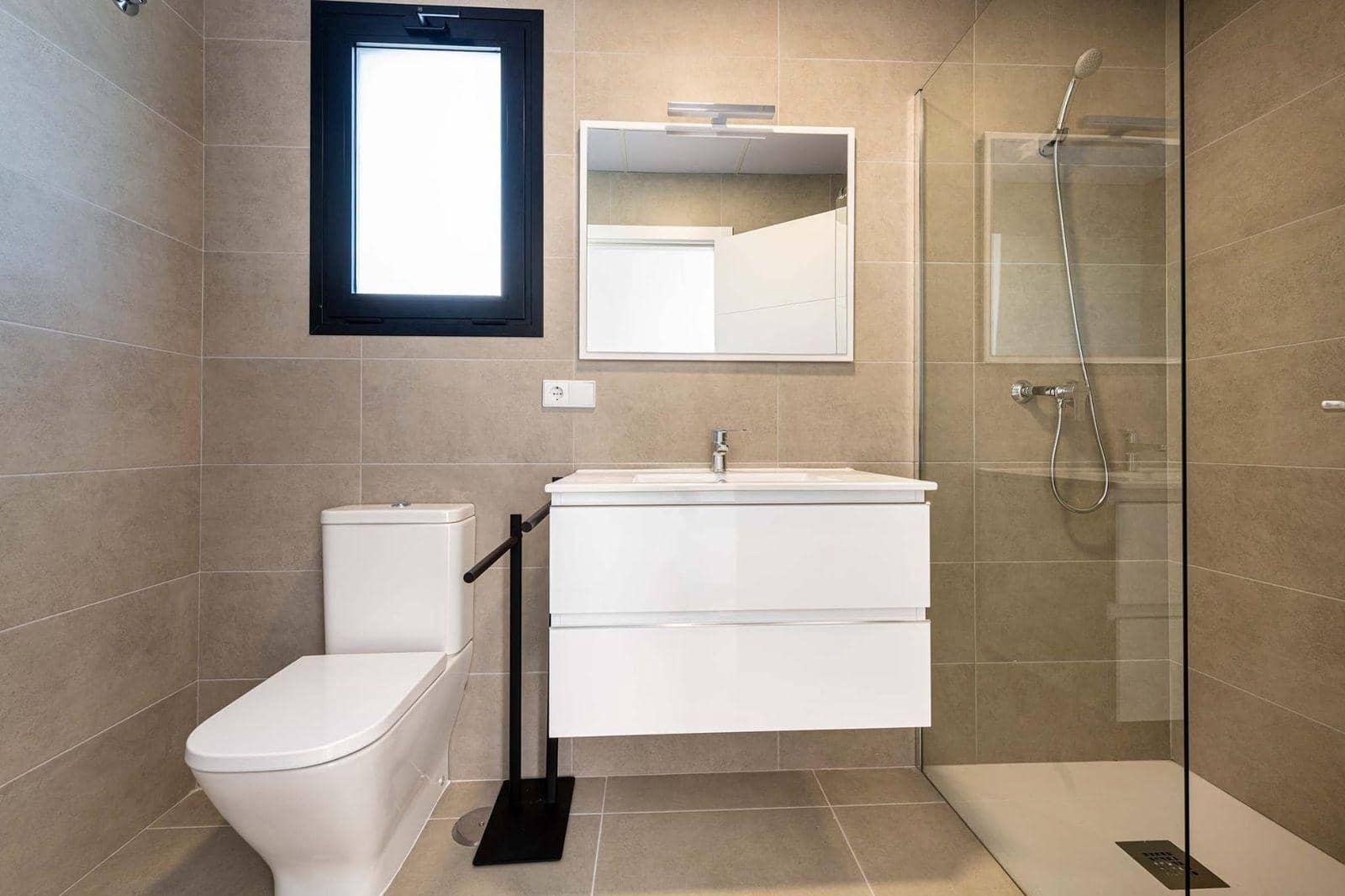 Chalet de 3 habitaciones en Calasparra en venta con piscina - 349.000 € (Ref: 9548262)