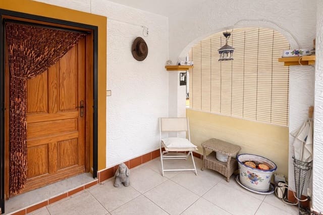 3 slaapkamer Villa te koop in La Marina, Elche / Elx met zwembad - € 192.000 (Ref: 9561830)