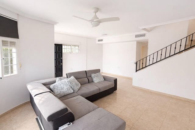 3 sypialnia Willa na sprzedaż w La Marina, Elche / Elx z basenem - 172 000 € (Ref: 9561831)