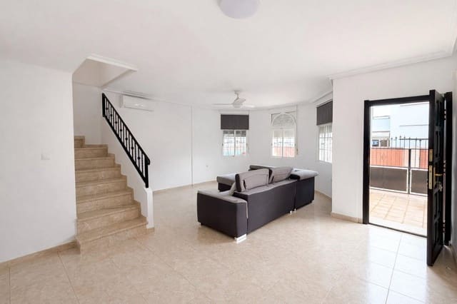 3 sypialnia Willa na sprzedaż w La Marina, Elche / Elx z basenem - 172 000 € (Ref: 9561831)