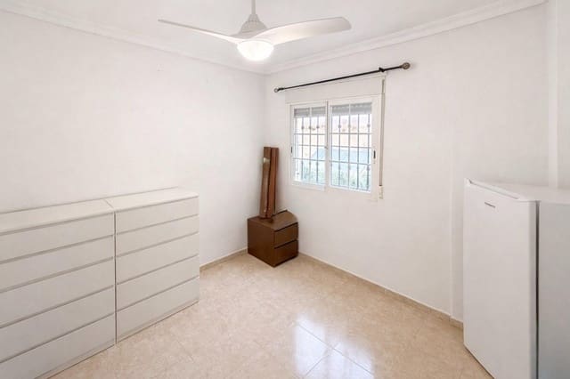 3 sypialnia Willa na sprzedaż w La Marina, Elche / Elx z basenem - 172 000 € (Ref: 9561831)