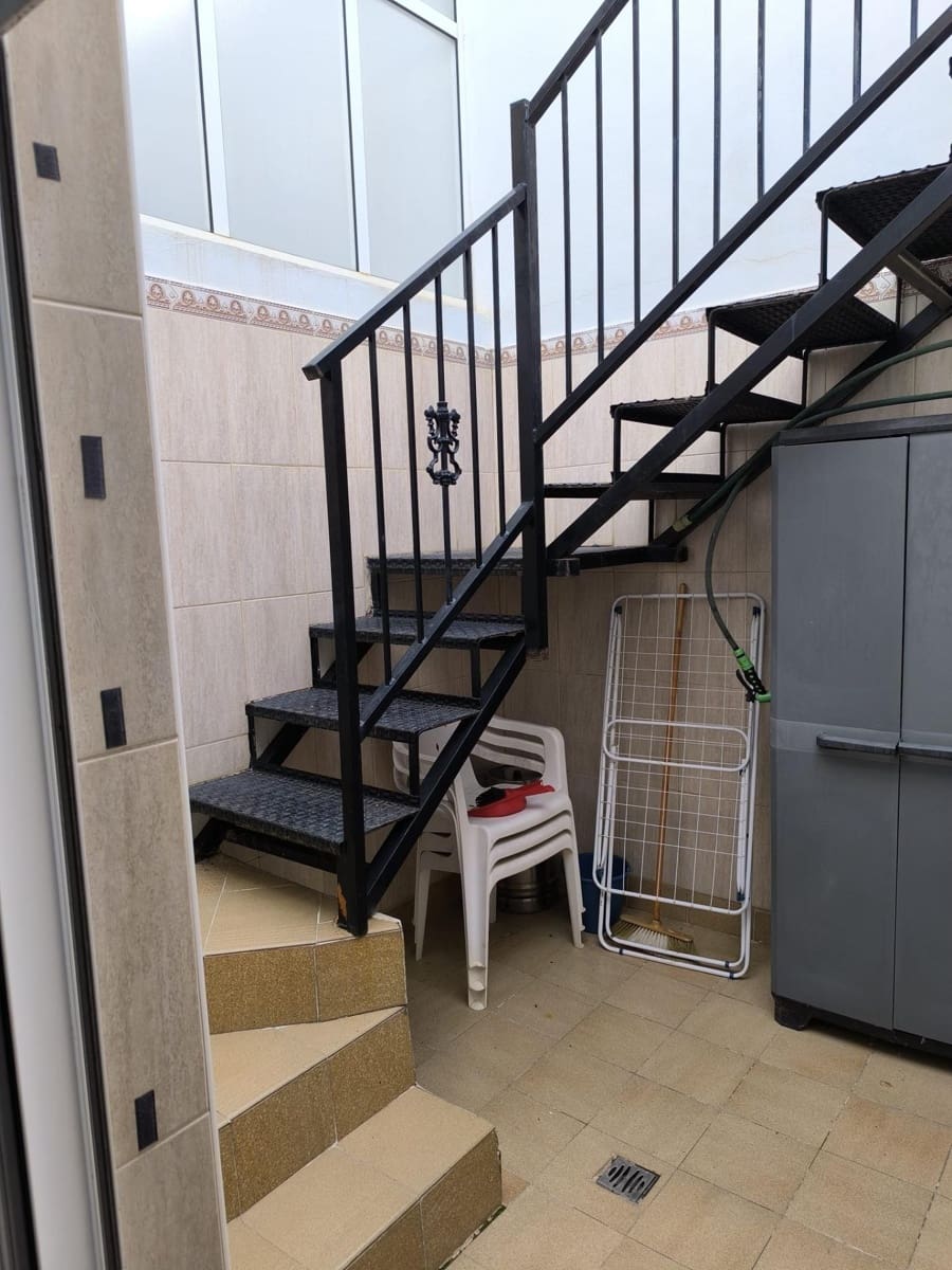 3 slaapkamer Penthouse te koop in La Marina met zwembad - € 190.000 (Ref: 9596169)