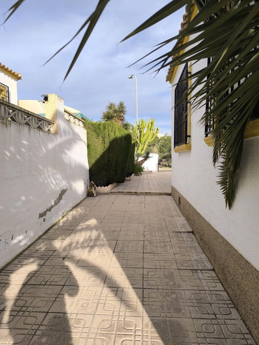 3 slaapkamer Penthouse te koop in La Marina met zwembad - € 190.000 (Ref: 9596169)