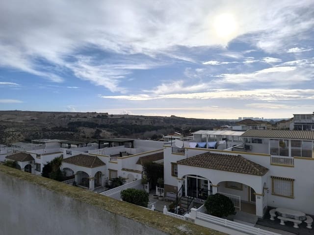 3 slaapkamer Penthouse te koop in La Marina, Elche / Elx met zwembad - € 190.000 (Ref: 9596169)