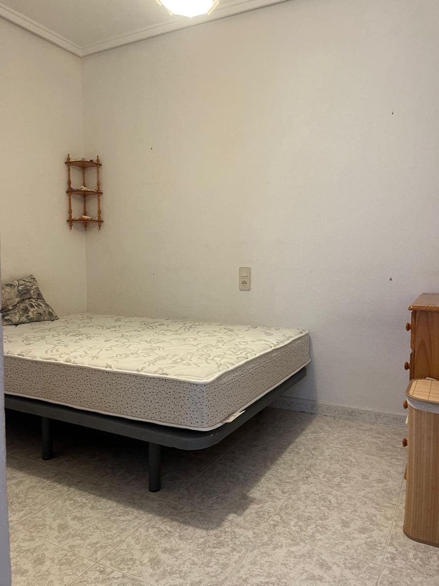 3 makuuhuone Huoneisto myytävänä paikassa Torrevieja mukana uima-altaan 
autotalli - 195 000 € (Ref: 9605010)