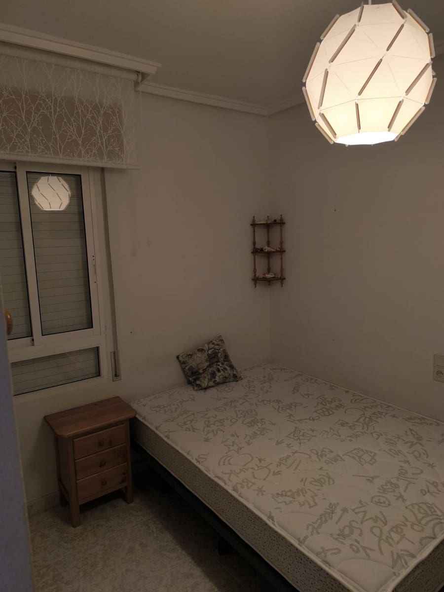 3 makuuhuone Huoneisto myytävänä paikassa Torrevieja mukana uima-altaan 
autotalli - 195 000 € (Ref: 9605010)