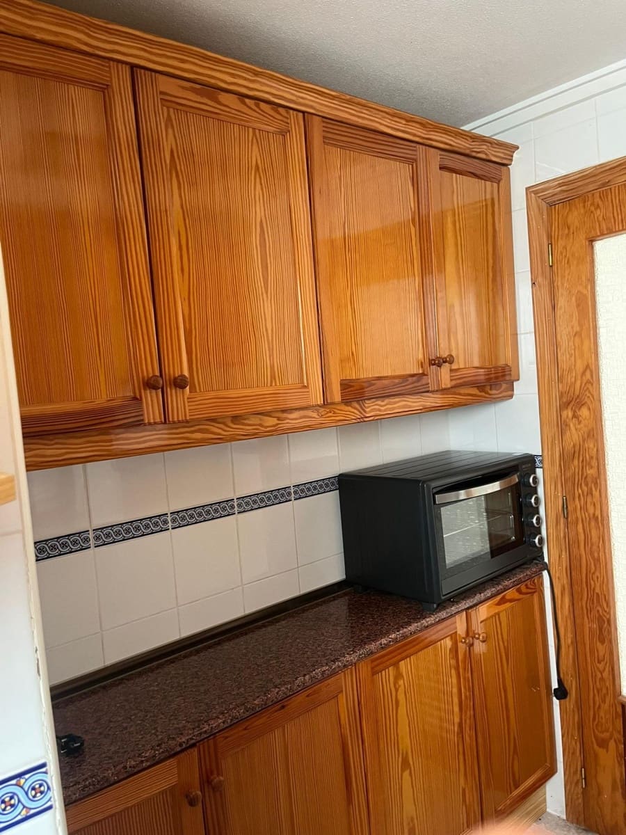 3 makuuhuone Huoneisto myytävänä paikassa Torrevieja mukana uima-altaan 
autotalli - 195 000 € (Ref: 9605010)