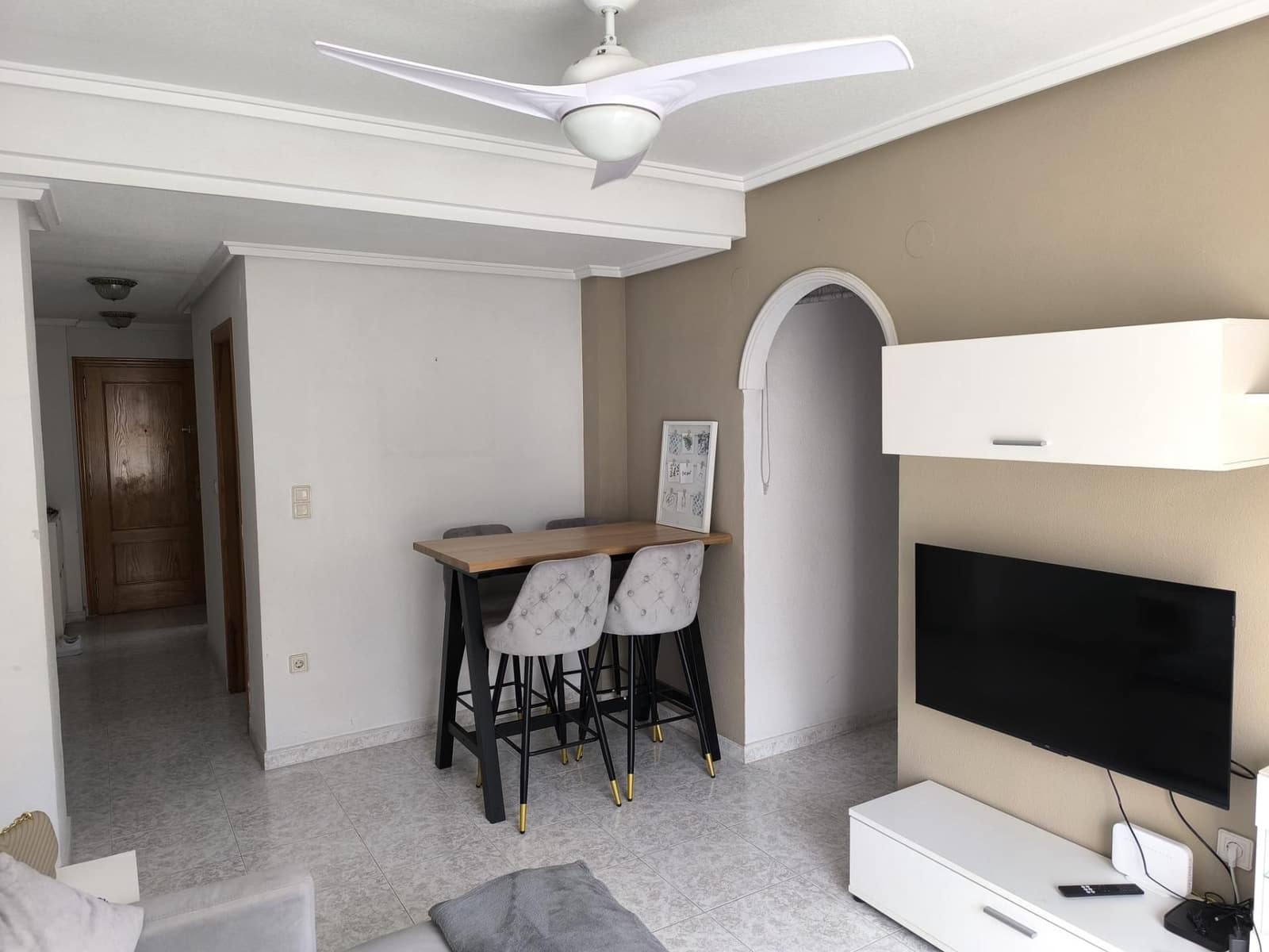 3 makuuhuone Huoneisto myytävänä paikassa Torrevieja mukana uima-altaan 
autotalli - 195 000 € (Ref: 9605010)