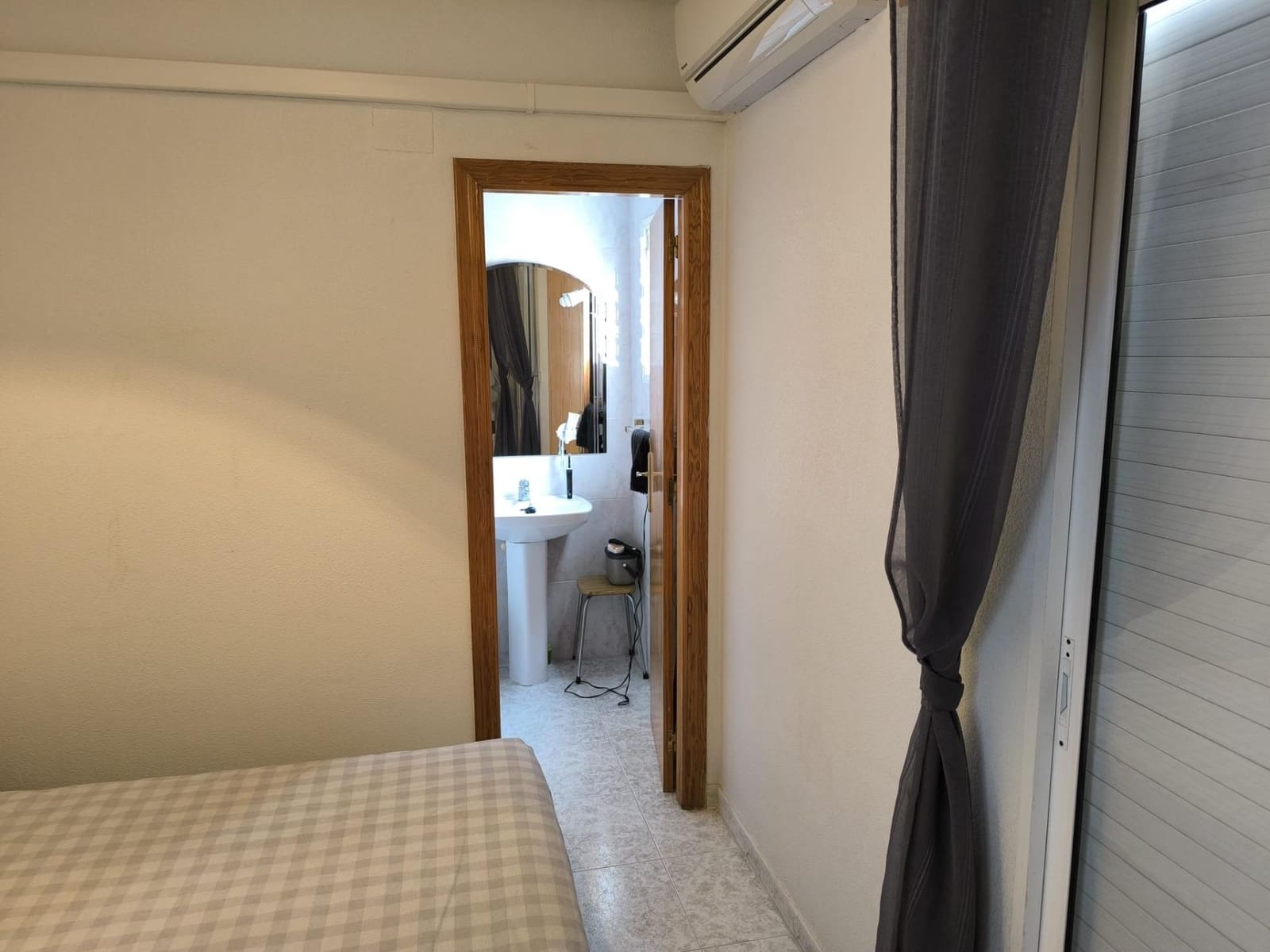 3 makuuhuone Huoneisto myytävänä paikassa Torrevieja mukana uima-altaan 
autotalli - 195 000 € (Ref: 9605010)