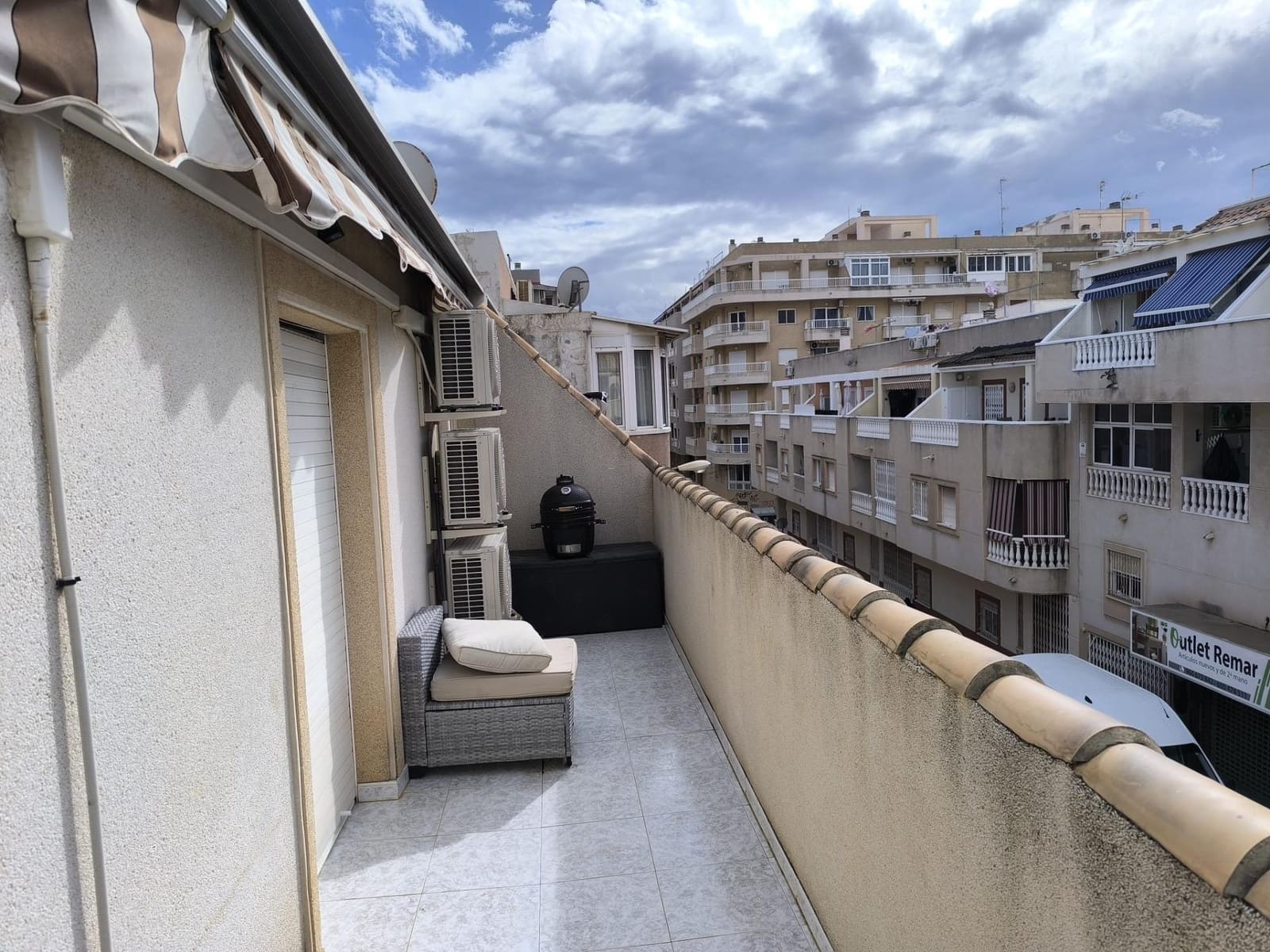 3 makuuhuone Huoneisto myytävänä paikassa Torrevieja mukana uima-altaan 
autotalli - 195 000 € (Ref: 9605010)