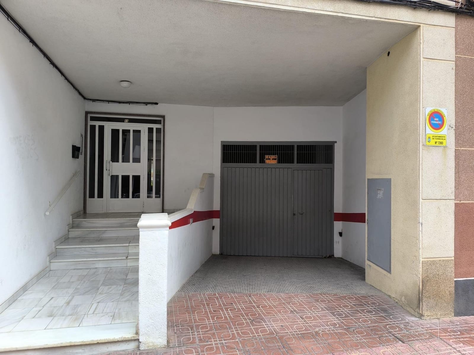 3 makuuhuone Huoneisto myytävänä paikassa Torrevieja mukana uima-altaan 
autotalli - 195 000 € (Ref: 9605010)