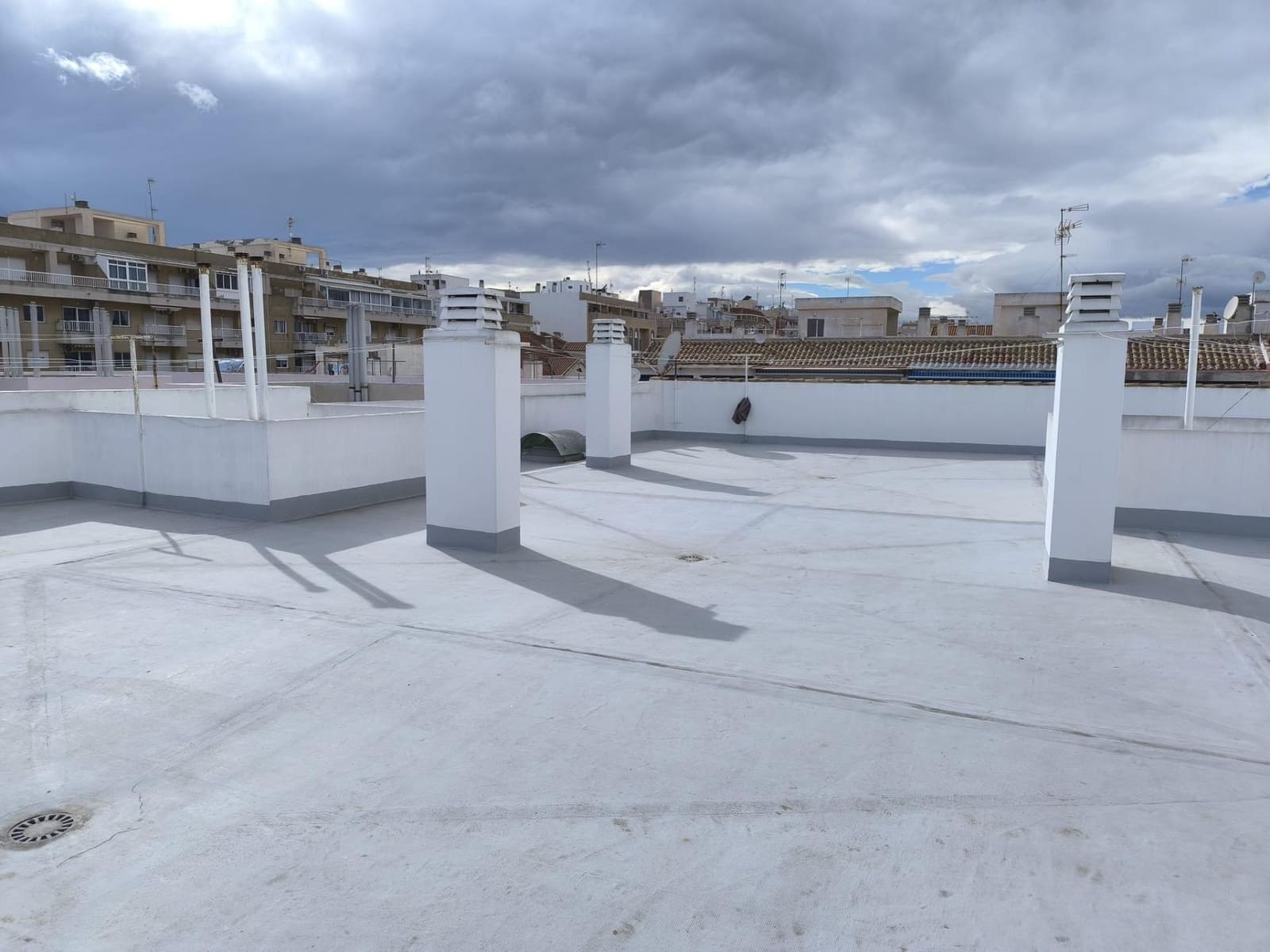 3 makuuhuone Huoneisto myytävänä paikassa Torrevieja mukana uima-altaan 
autotalli - 195 000 € (Ref: 9605010)