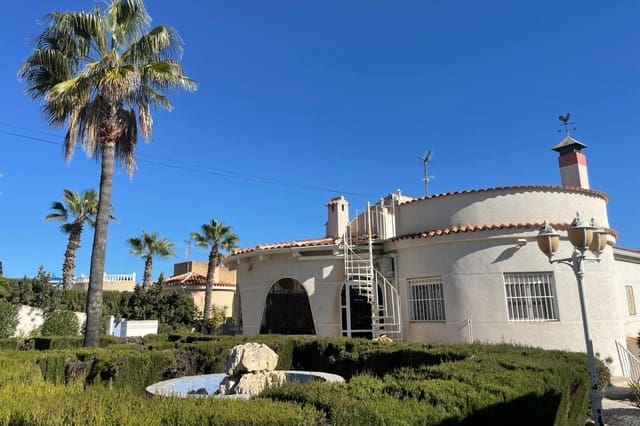3 bedroom Villa for sale in La Marina, Elche / Elx with garage - € 389,000 (Ref: 9611570)
