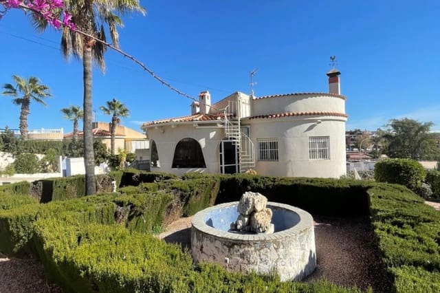 3 bedroom Villa for sale in La Marina, Elche / Elx with garage - € 389,000 (Ref: 9611570)