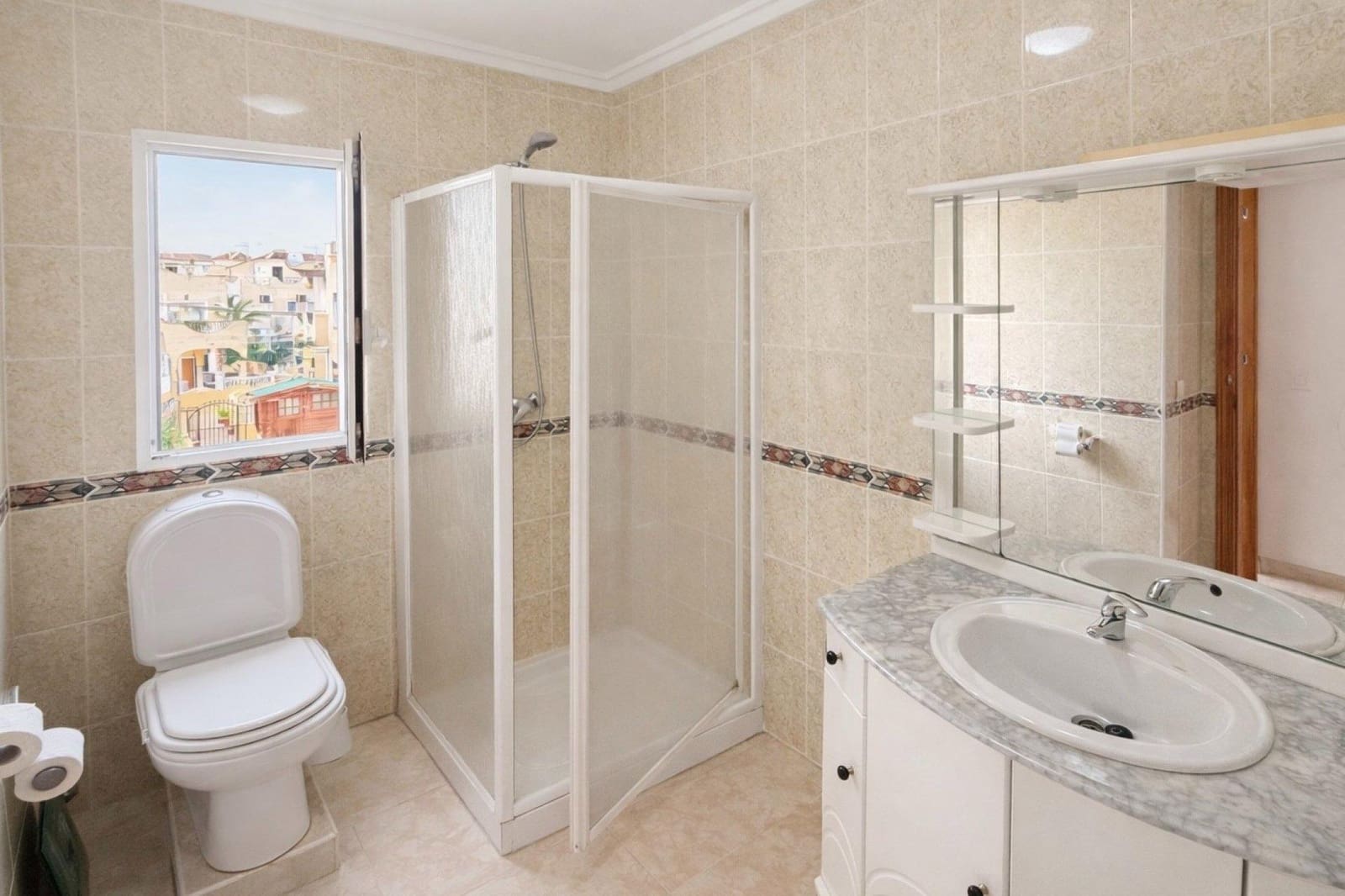 5 bedroom Apartment for sale in San Fulgencio with pool - € 184,950 (Ref: 9674264)