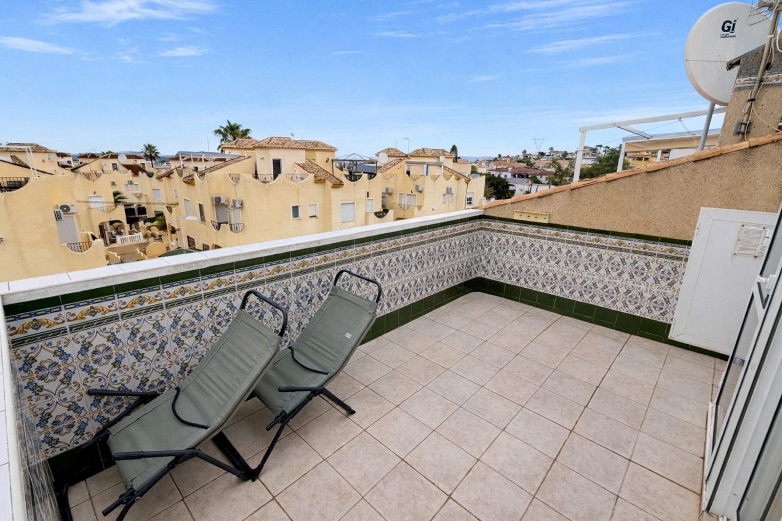 5 bedroom Apartment for sale in San Fulgencio with pool - € 184,950 (Ref: 9674264)
