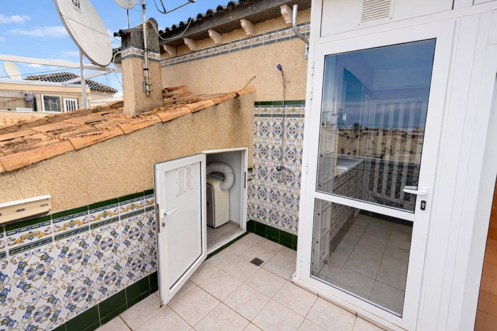 5 bedroom Apartment for sale in San Fulgencio with pool - € 184,950 (Ref: 9674264)