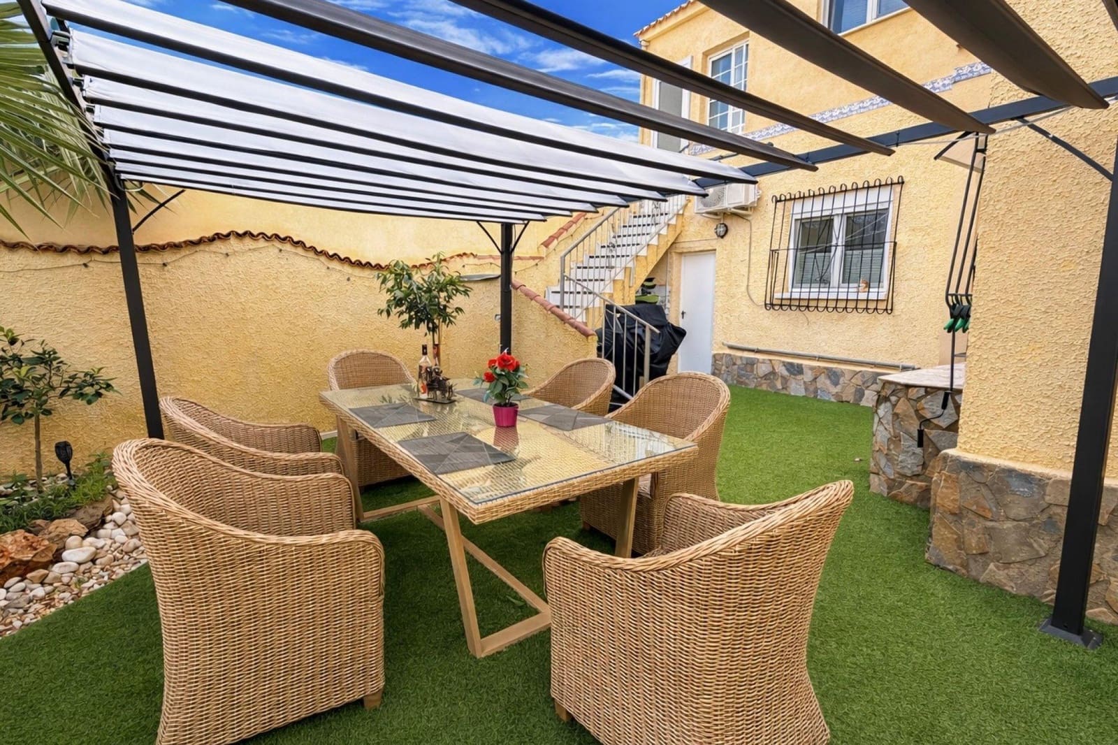 4 bedroom Villa for sale in San Fulgencio - € 280,000 (Ref: 9674266)