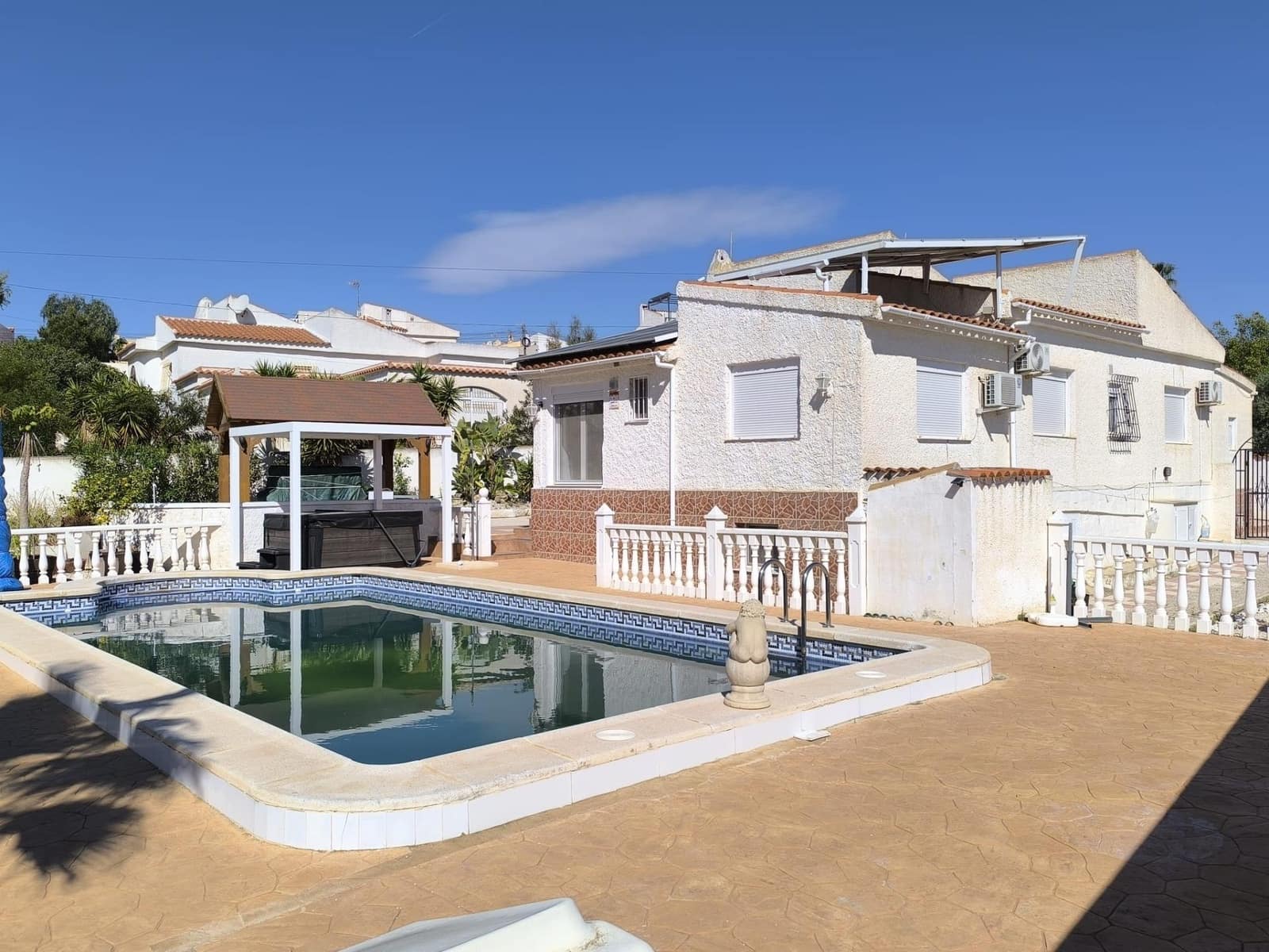 3 bedroom Villa for sale in San Fulgencio with pool - € 450,000 (Ref: 9778170)