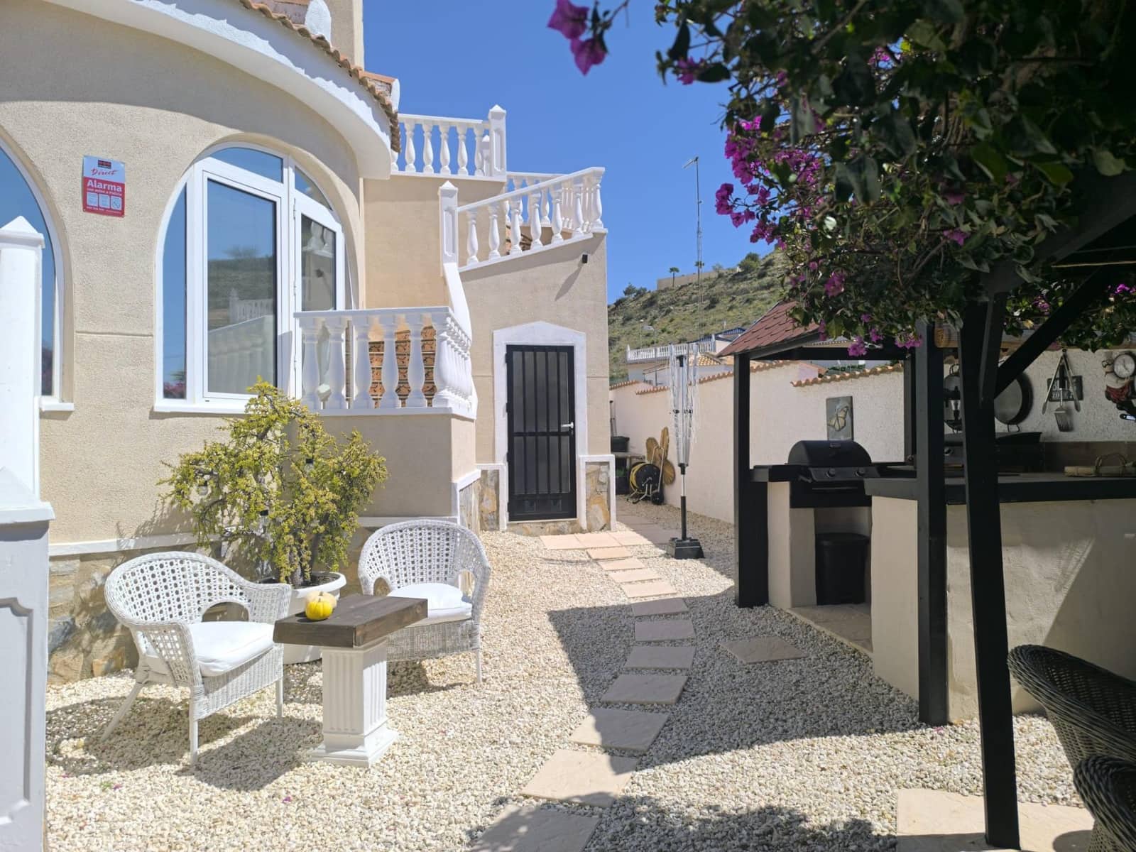 3 bedroom Villa for sale in Rojales with pool - € 399,000 (Ref: 9783021)