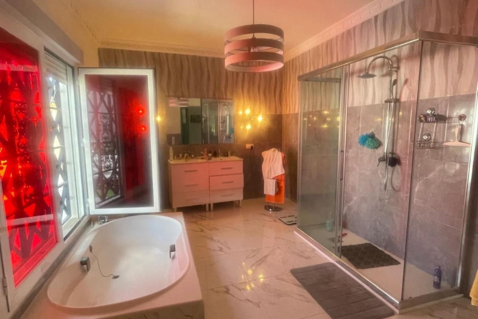 Chalet de 3 habitaciones en San Fulgencio en venta con piscina - 445.500 € (Ref: 9808003)