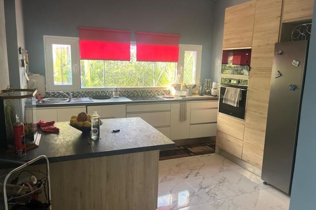 Chalet de 3 habitaciones en San Fulgencio en venta con piscina - 445.500 € (Ref: 9808003)