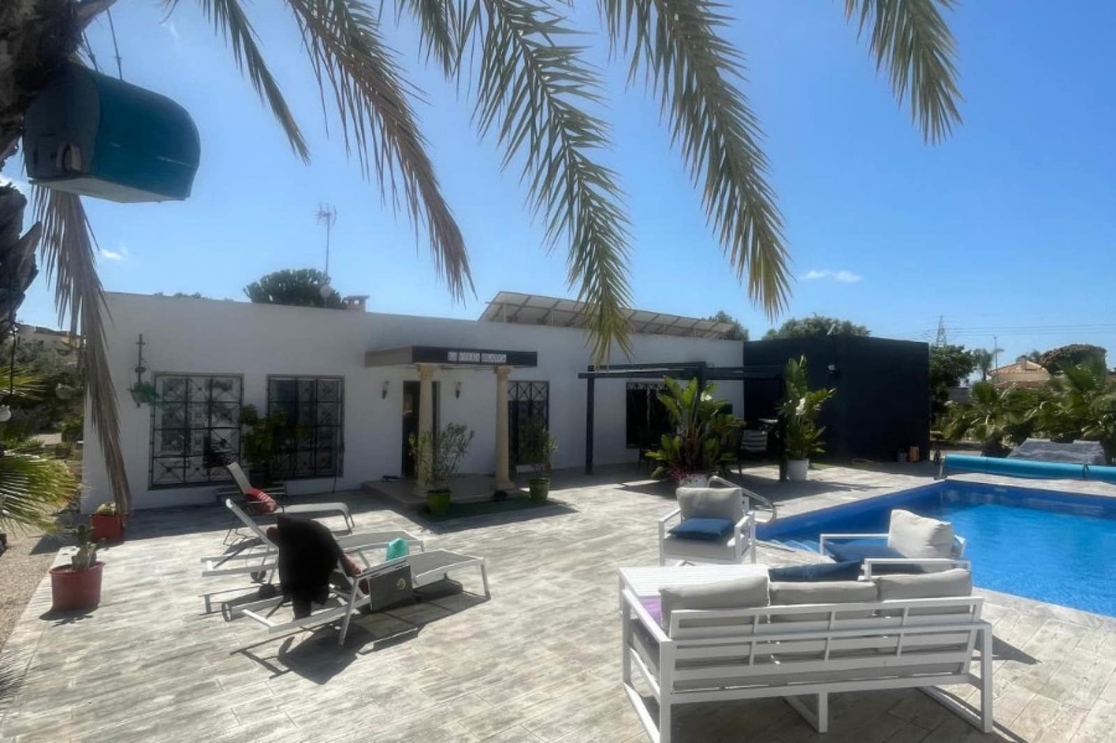 Chalet de 3 habitaciones en San Fulgencio en venta con piscina - 445.500 € (Ref: 9808003)