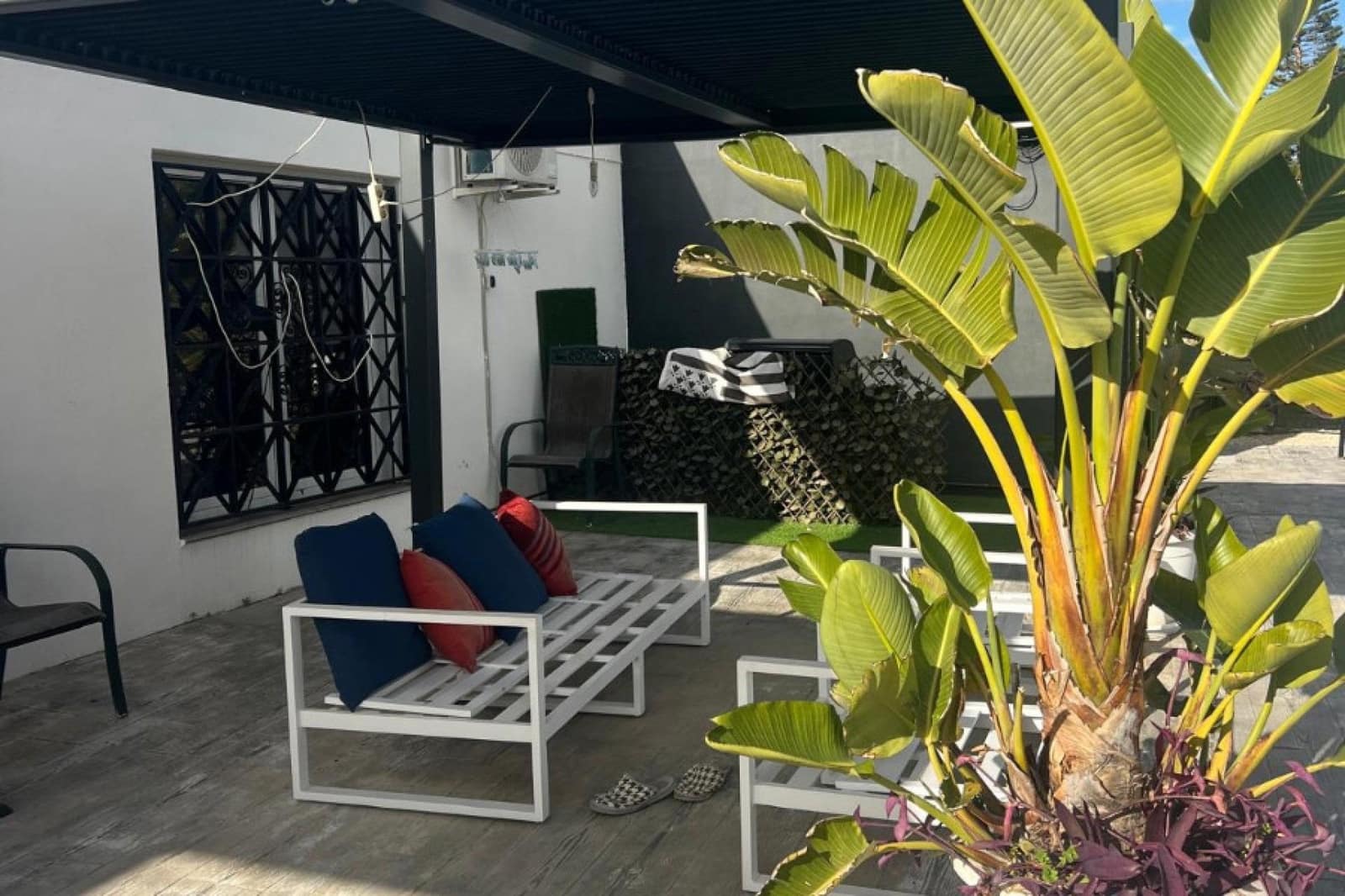 Chalet de 3 habitaciones en San Fulgencio en venta con piscina - 445.500 € (Ref: 9808003)