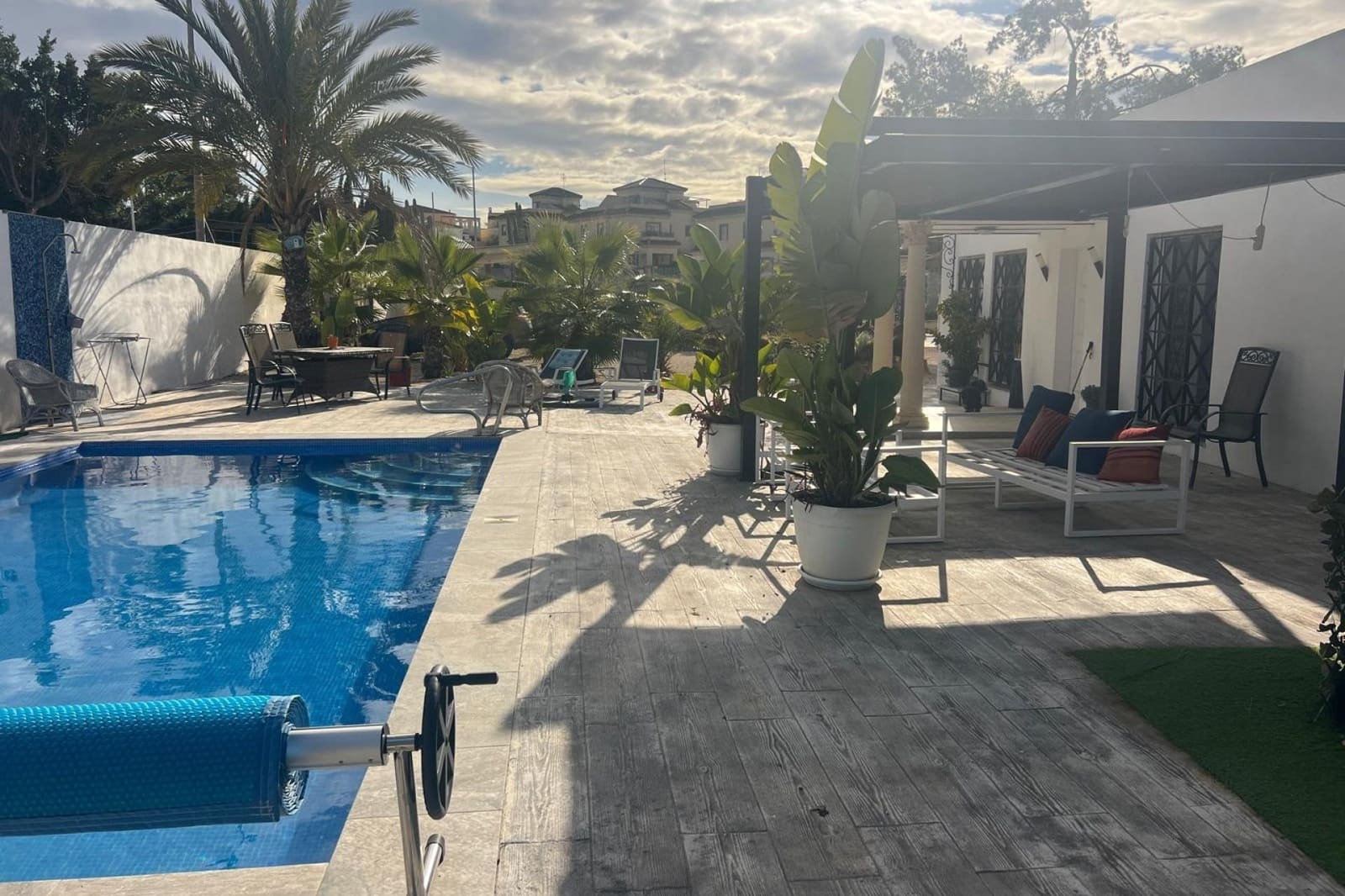 Chalet de 3 habitaciones en San Fulgencio en venta con piscina - 445.500 € (Ref: 9808003)